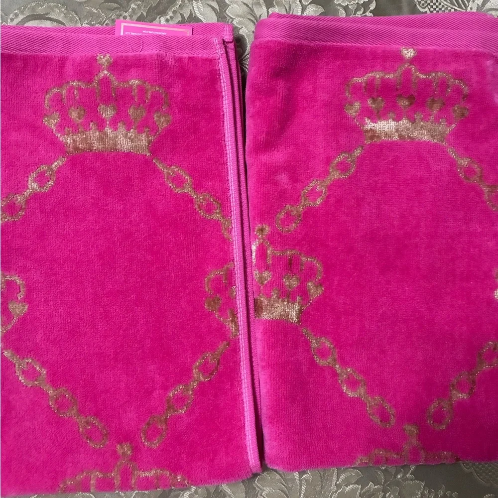 Juicy Couture gold crowns hand towels set
